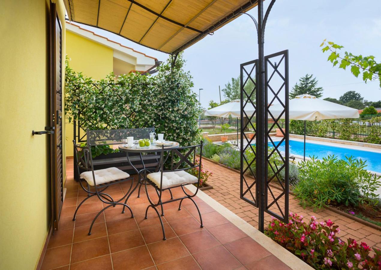 Apartmani Hrelja Labinci Buitenkant foto
