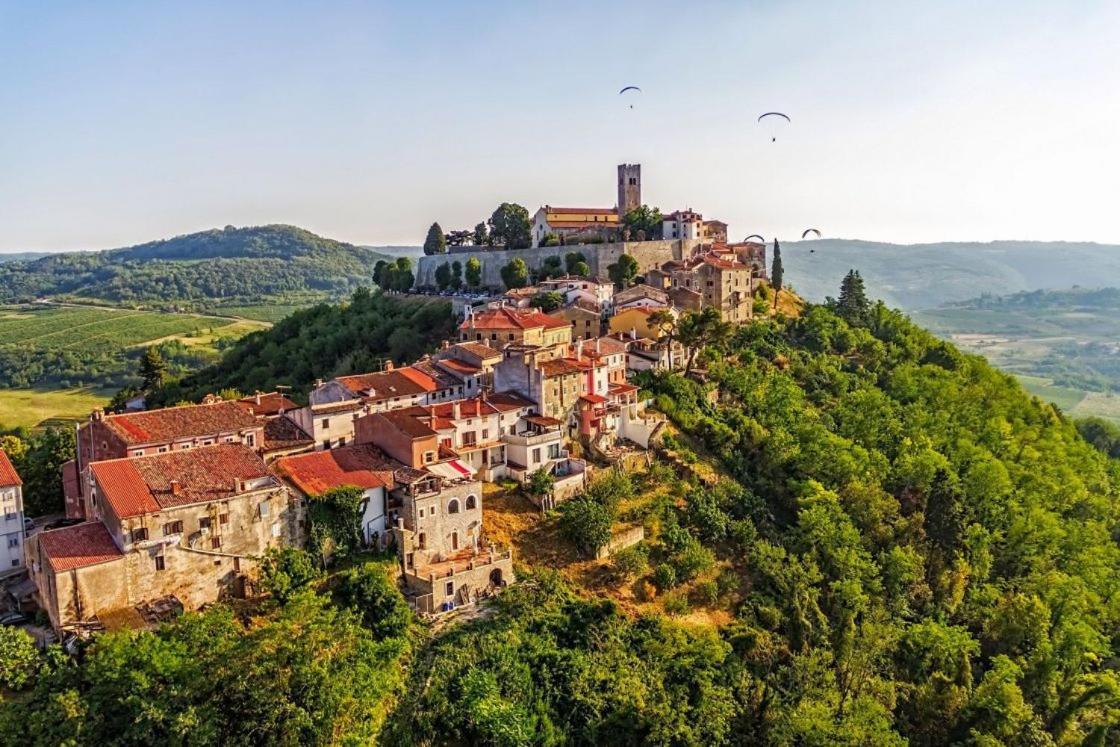 Apartmani Hrelja Labinci Buitenkant foto