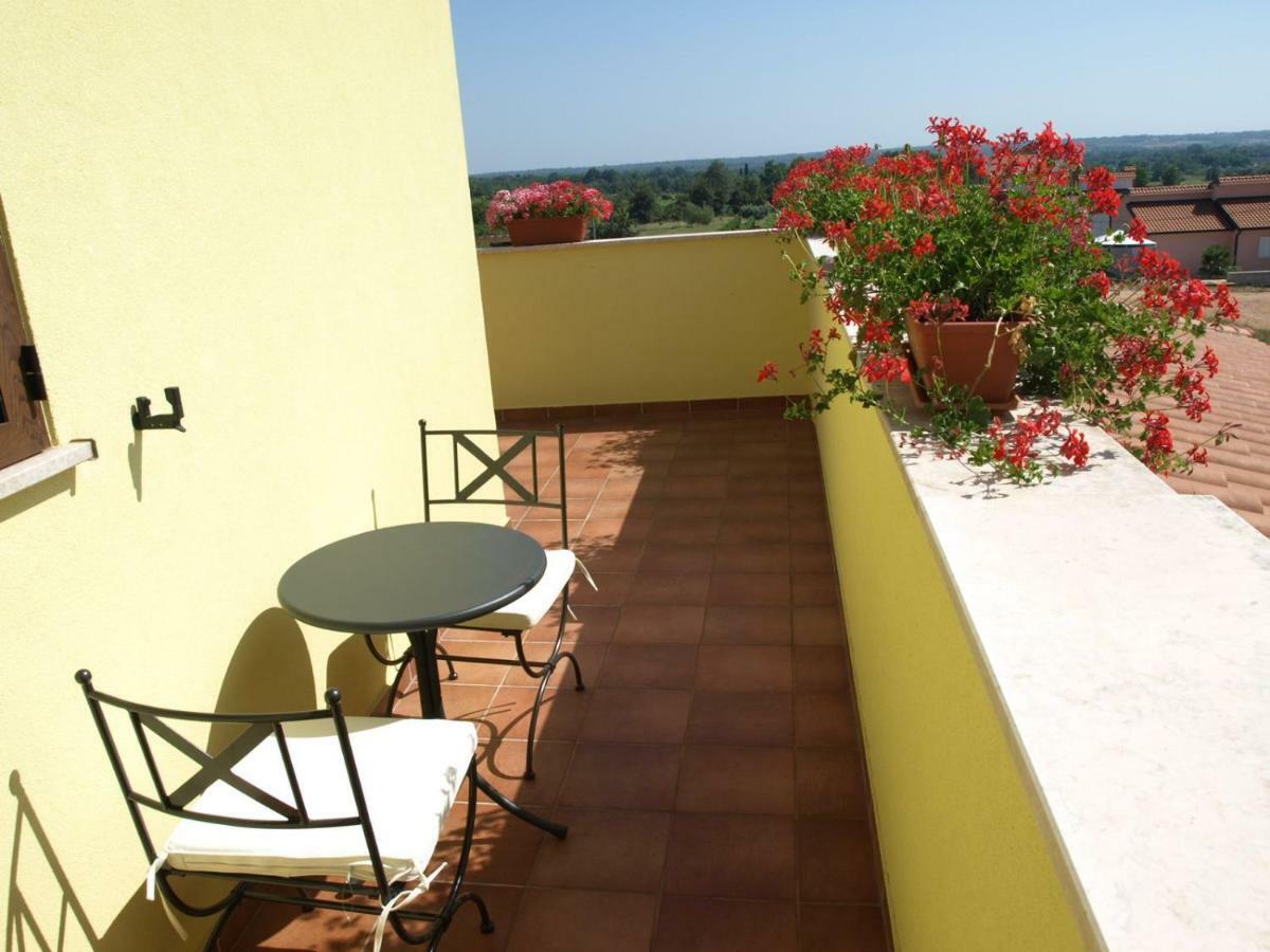 Apartmani Hrelja Labinci Buitenkant foto