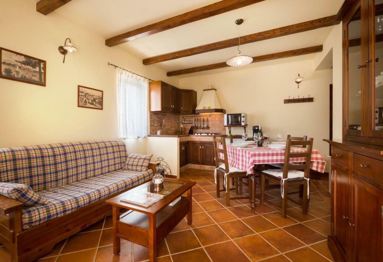 Apartmani Hrelja Labinci Buitenkant foto